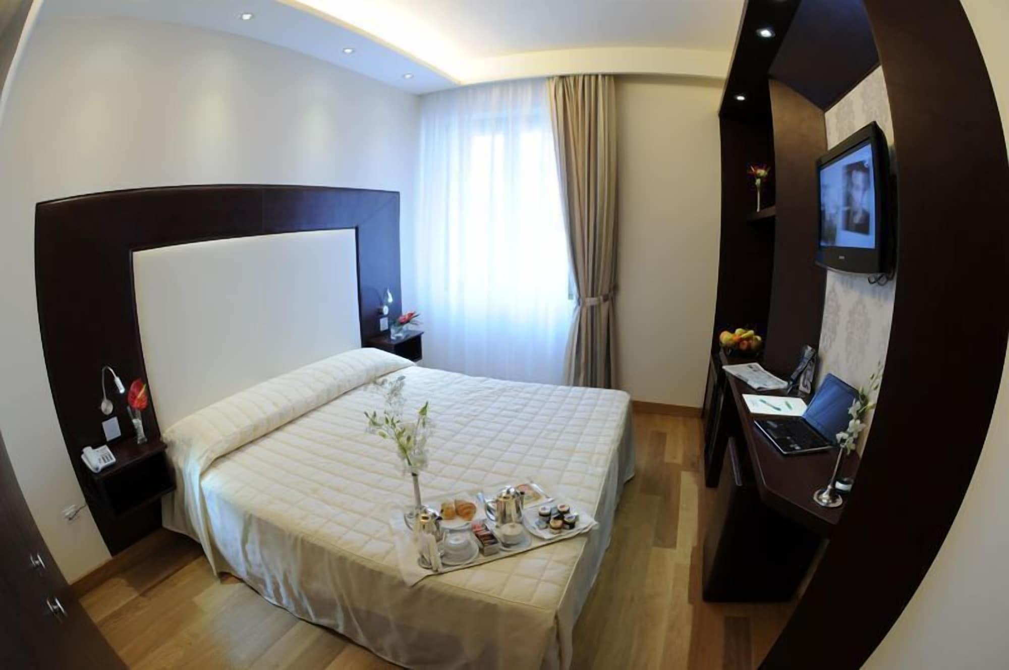 Hotel Royal Caserta Esterno foto