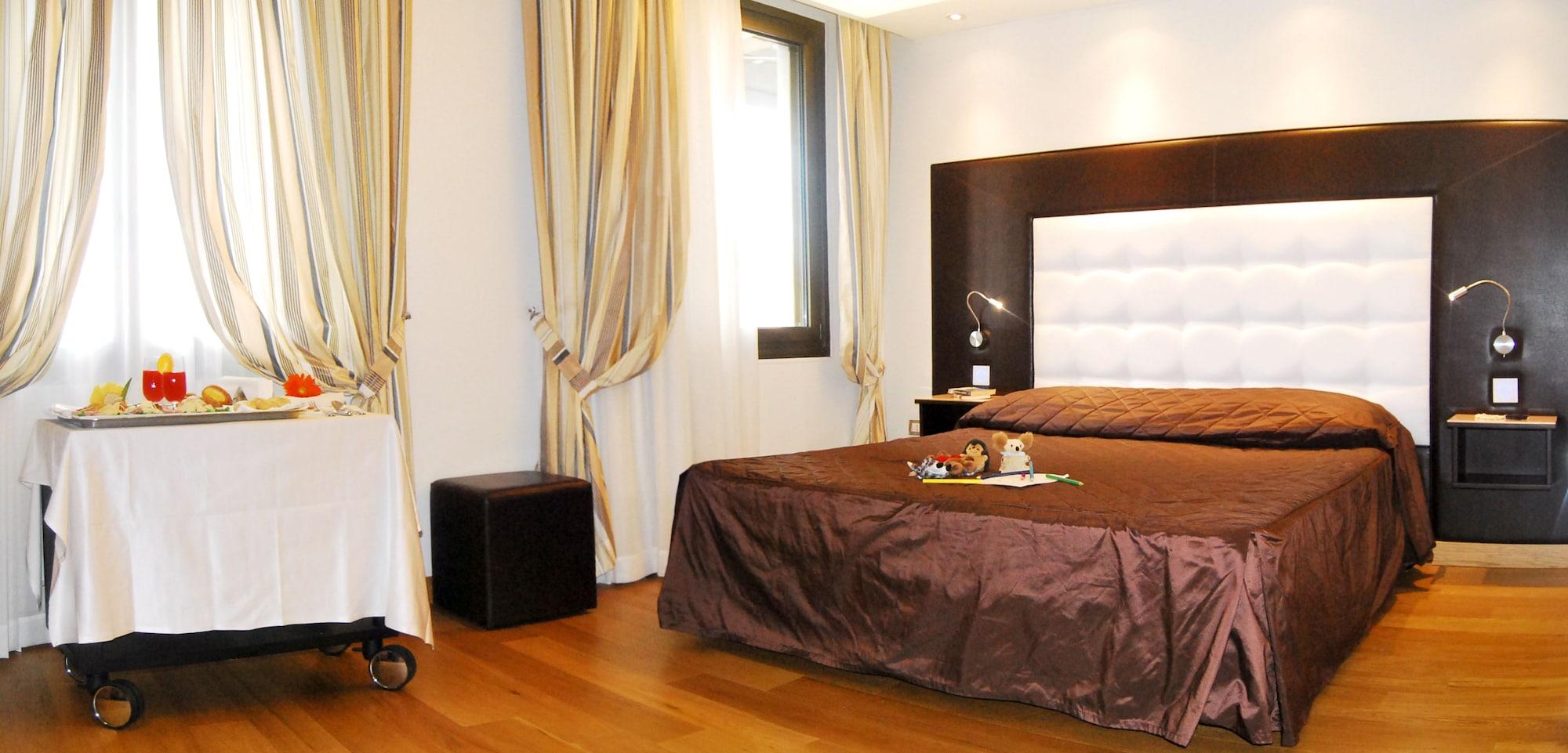 Hotel Royal Caserta Esterno foto