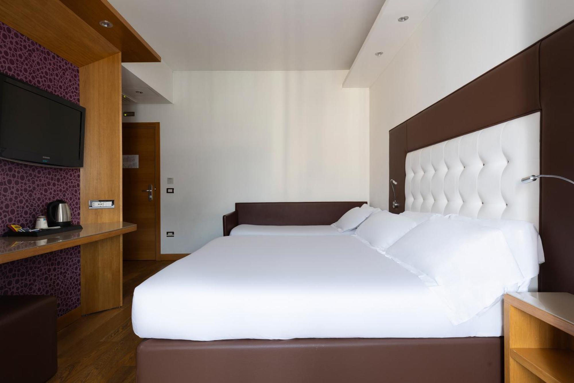 Hotel Royal Caserta Esterno foto