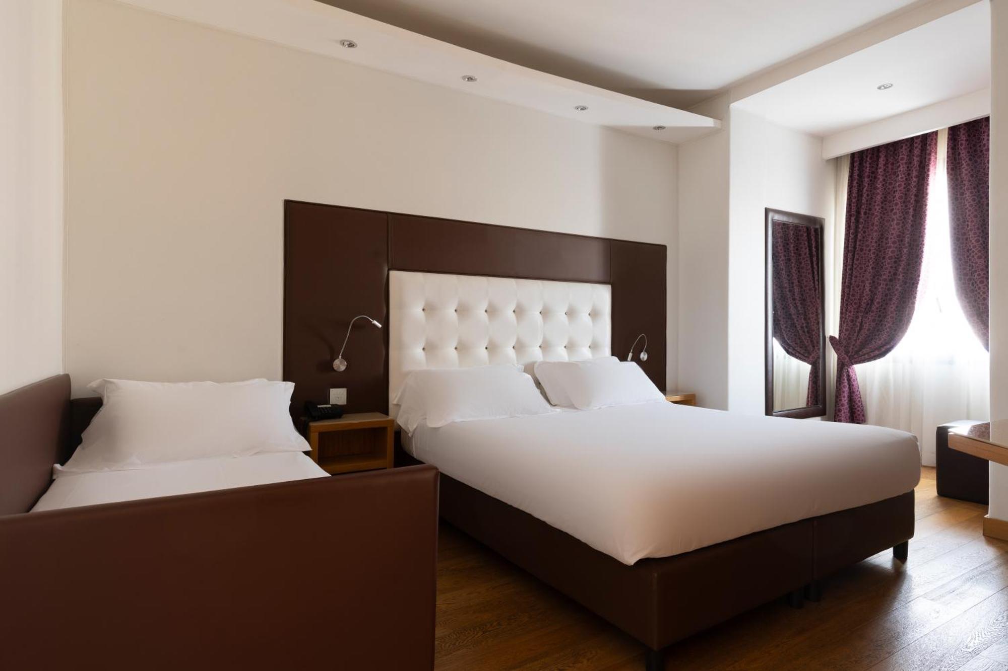 Hotel Royal Caserta Esterno foto