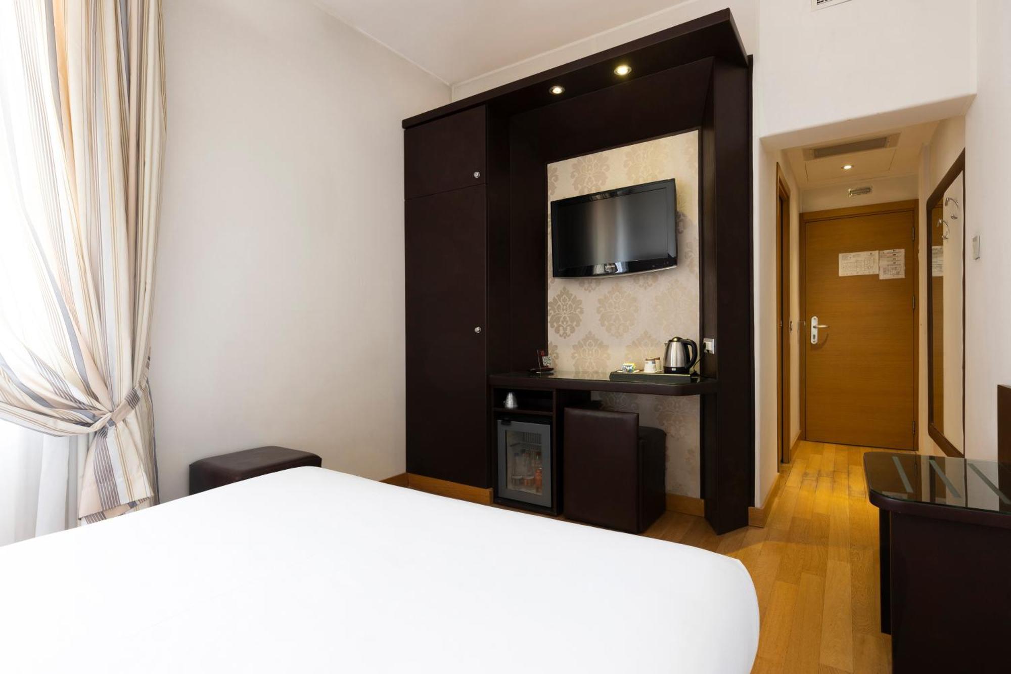 Hotel Royal Caserta Esterno foto