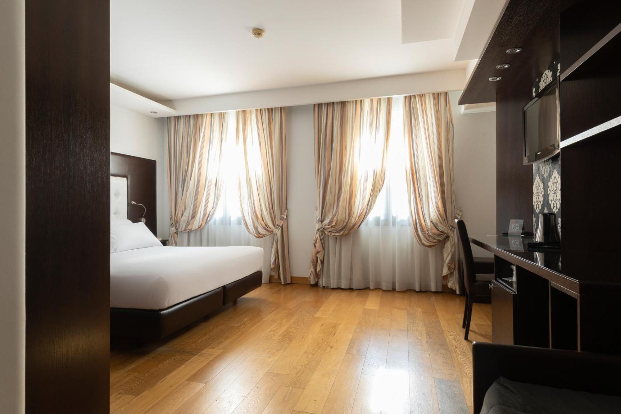 Hotel Royal Caserta Esterno foto