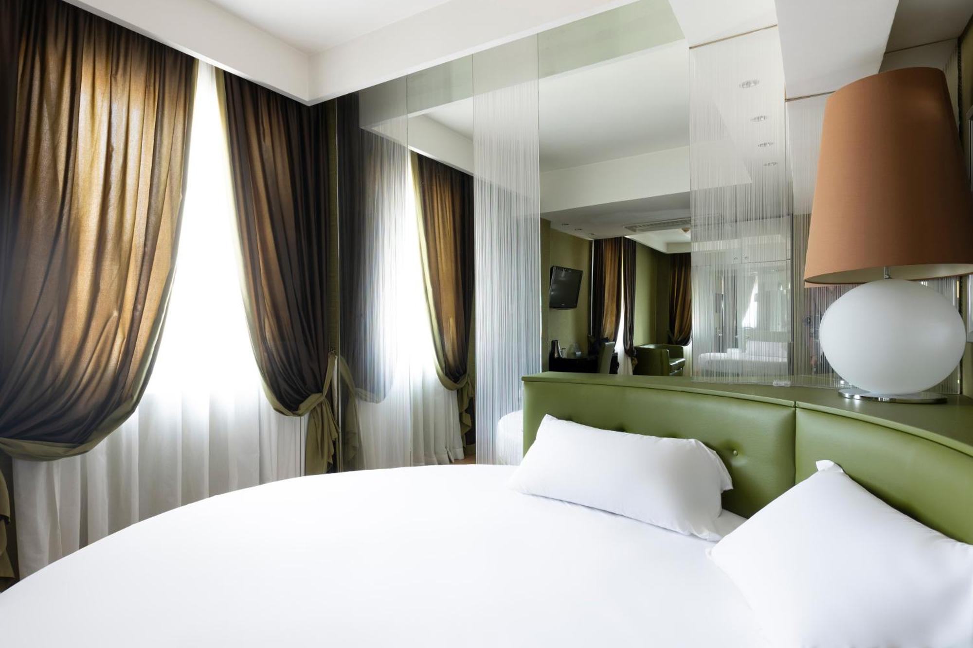 Hotel Royal Caserta Esterno foto